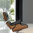 Eames Lounger in einer wunderschönen Umgebung.