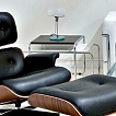 Eames Lounger, Le Corbusier LC21, Laccio Table + Wagenfeld Lampe.