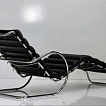 Mies van der Rohe MR 242 Liegesessel, die Seitenansicht